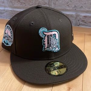 New Era 59Fifty Detroit Tigers Fitted Hat Size 7 5/8 Mint UV Stadium Side Patch
